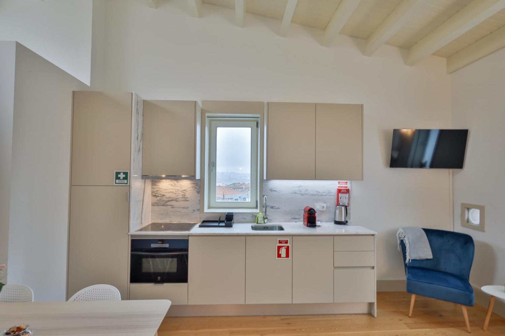 Martires Sweet Apts By Portocityhosts ภายนอก รูปภาพ